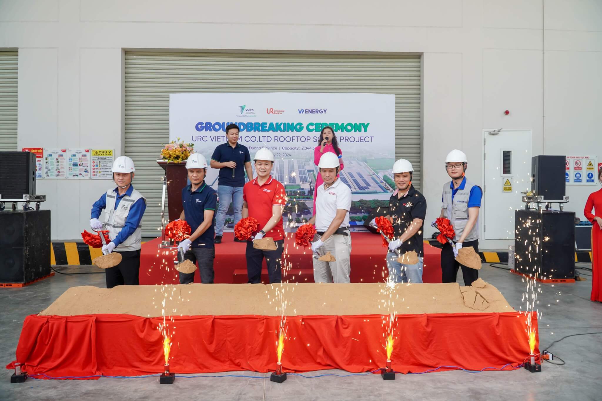 LỄ KHỞI CÔNG DỰ ÁN URC VIETNAM CO.LCD ROOFTOP SOLAR PROJECT NGÀY 22/05/2024 16 le khoi cong du an urc vietnam co lcd rooftop solar project ngay 22 05 2024 2 min scaled