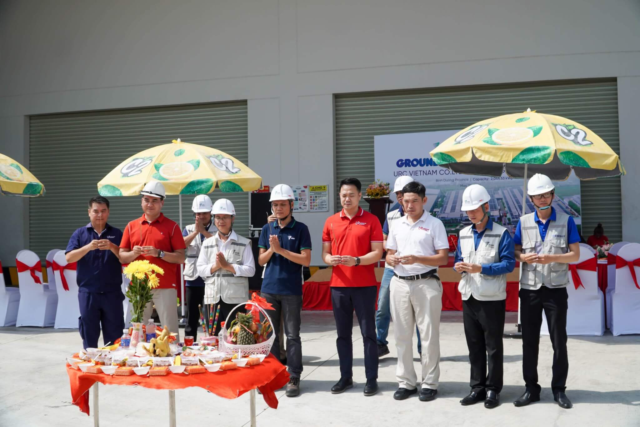 LỄ KHỞI CÔNG DỰ ÁN URC VIETNAM CO.LCD ROOFTOP SOLAR PROJECT NGÀY 22/05/2024 14 le khoi cong du an urc vietnam co lcd rooftop solar project ngay 22 05 2024 5 min scaled