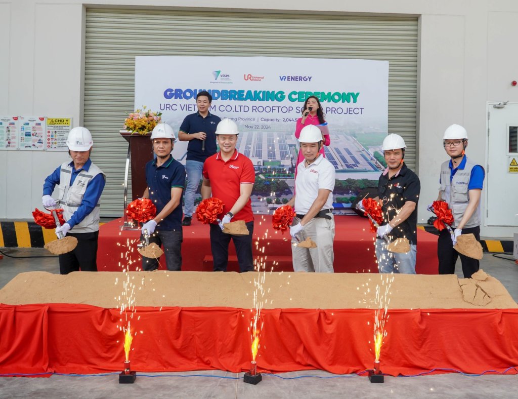 LỄ KHỞI CÔNG DỰ ÁN URC VIETNAM CO.LCD ROOFTOP SOLAR PROJECT NGÀY 22/05/2024 10 le khoi cong du an urc vietnam co lcd rooftop solar project ngay 22 05 2024 min