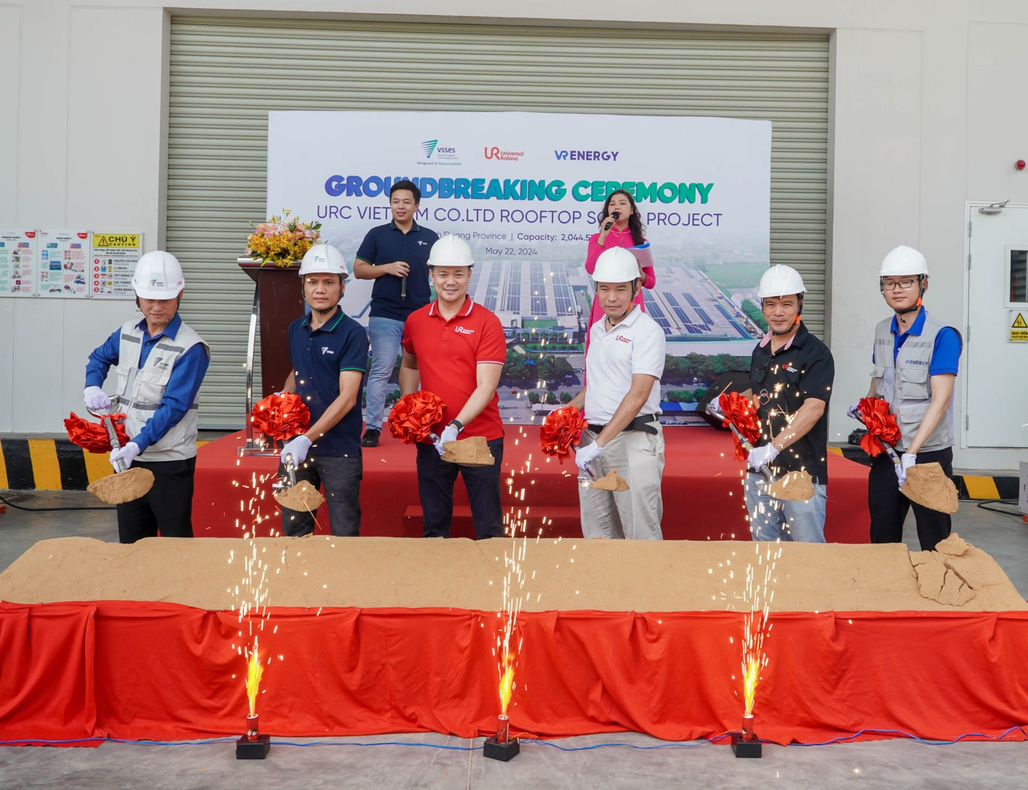 le khoi cong du an urc vietnam co lcd rooftop solar project ngay 22 05 2024 min