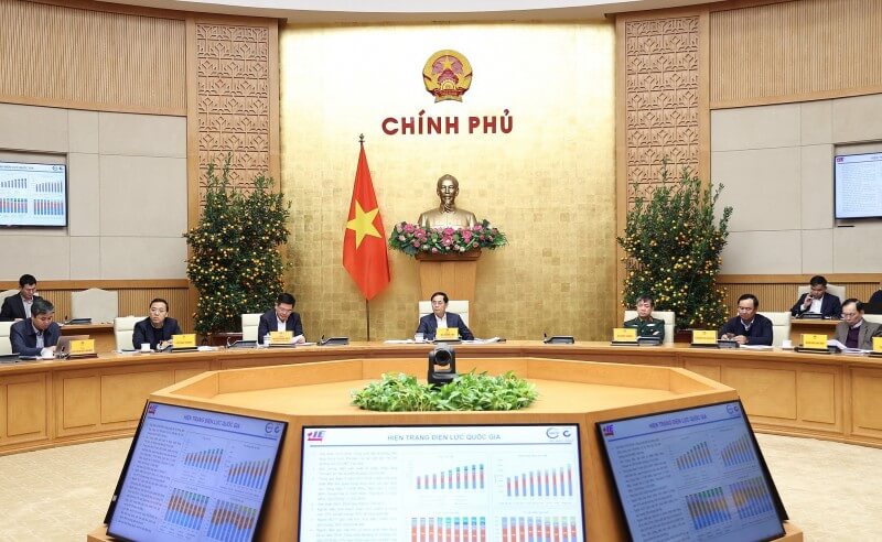 Điểm lại thực trạng năng lượng sạch: Việt Nam đang đi đúng hướng? 5 Phó Thủ tướng Bùi Thanh Sơn chủ trì cuộc họp của Hội đồng thẩm định về việc điều chỉnh Quy hoạch phát triển điện lực quốc gia giai đoạn 2021-2030 (Ảnh: VGP/Tuấn Dũng).