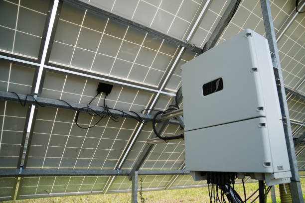 Inverter giảm công suất do nhiệt độ: Dấu hiệu thermal derating và cách kiểm tra 10 Inverter điện mặt trời lắp dưới mái pin phục vụ kiểm tra và so sánh hiệu suất vận hành