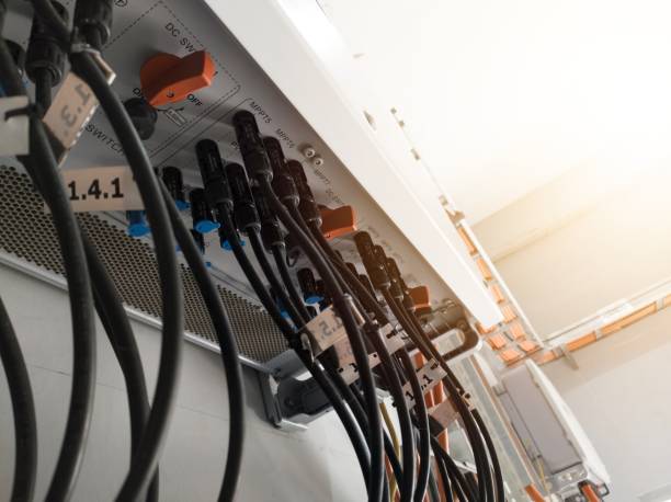Hệ thống dây DC và các string kết nối vào inverter điện mặt trời